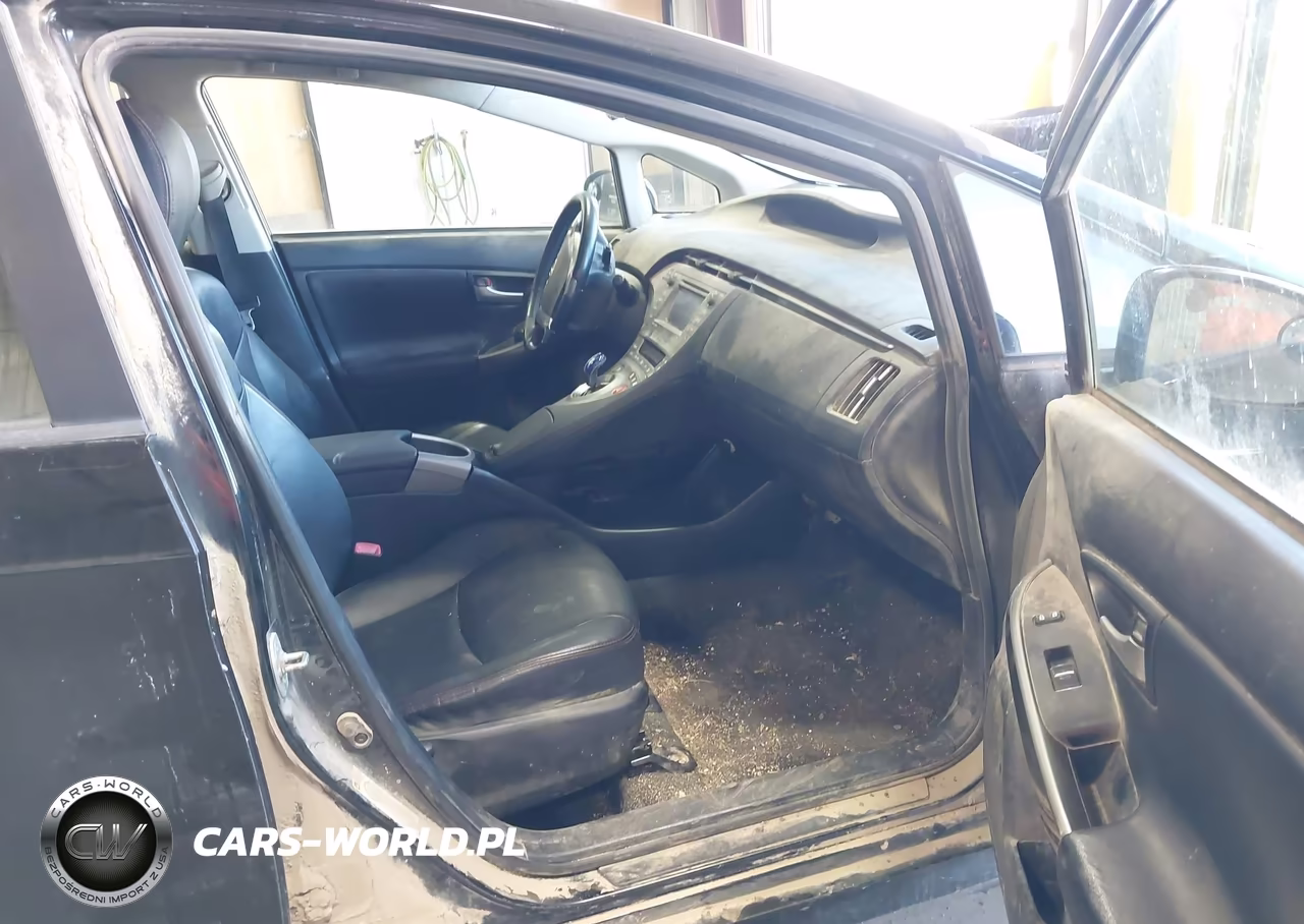 2013 Toyota Prius Three Se VIN:JTDKN3DU1D1656748 - 5