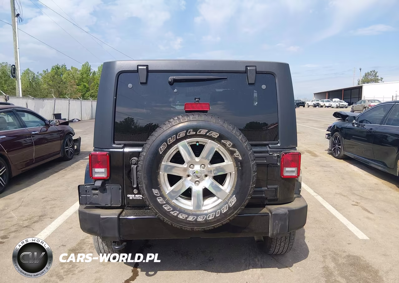 2016 Jeep Wrangler Unlimited Sahara VIN:1C4BJWEG4GL152564 - 17
