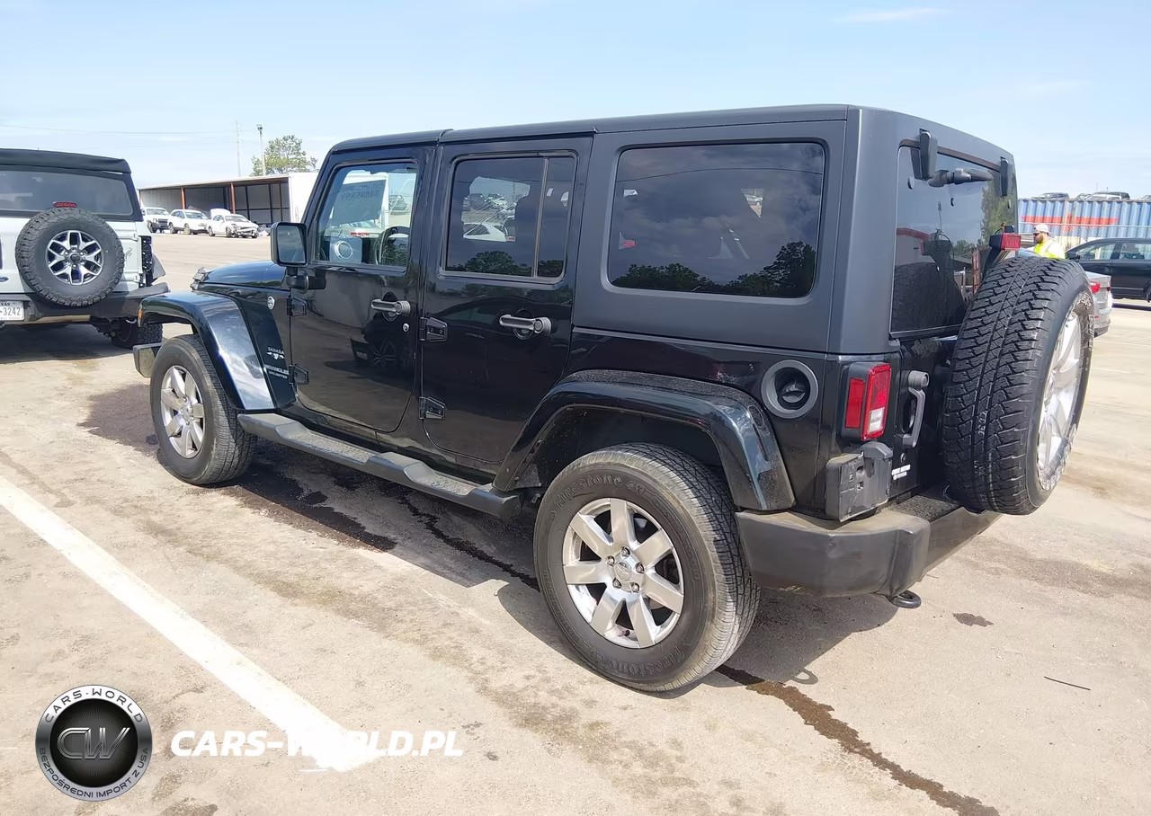 2016 Jeep Wrangler Unlimited Sahara VIN:1C4BJWEG4GL152564 - 3
