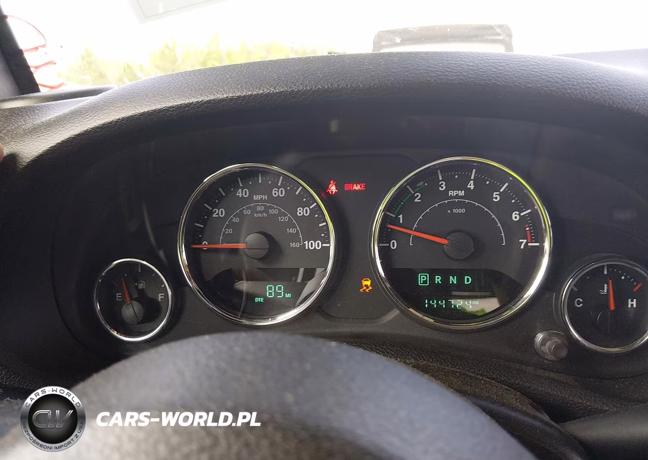 2016 Jeep Wrangler Unlimited Sahara VIN:1C4BJWEG4GL152564 - 7