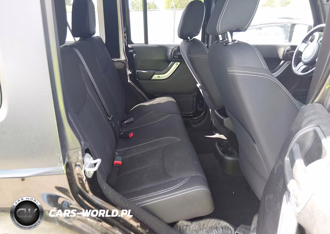 2016 Jeep Wrangler Unlimited Sahara VIN:1C4BJWEG4GL152564 - 8