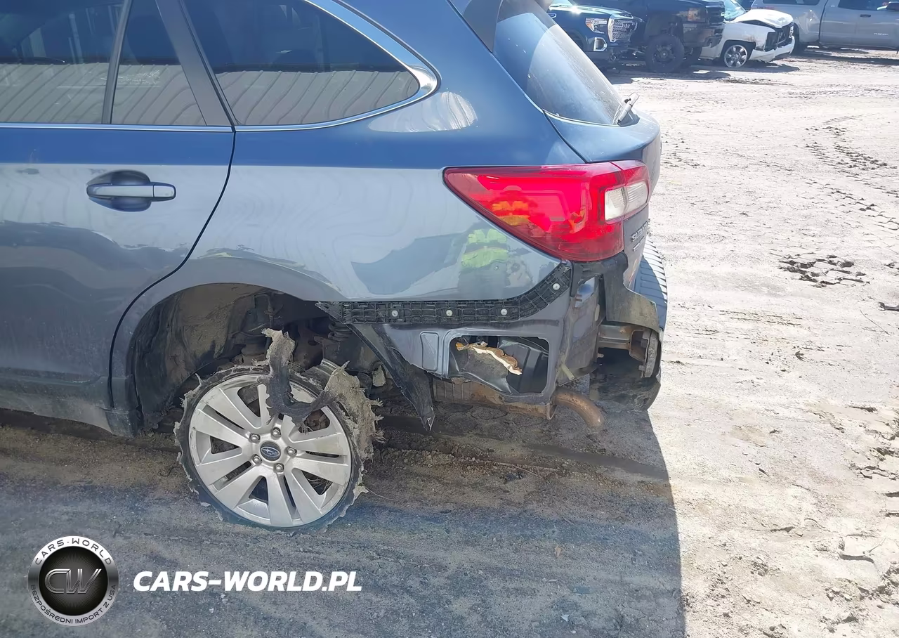 2016 Subaru Outback 2.5I Premium VIN:4S4BSADC4G3294228 - 17