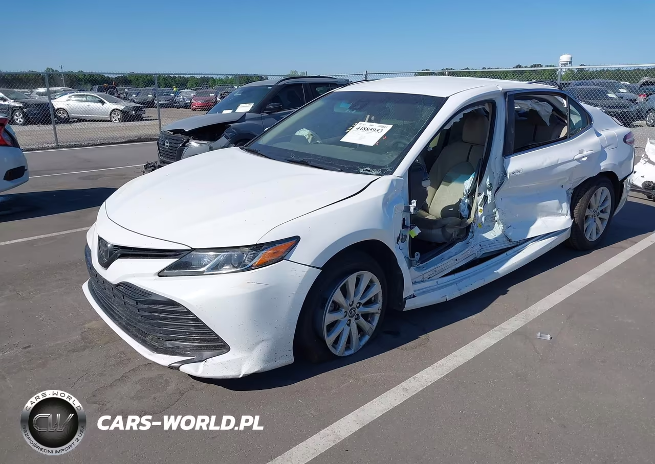 2018 Toyota Camry Le VIN:4T1B11HK1JU626759 - 2