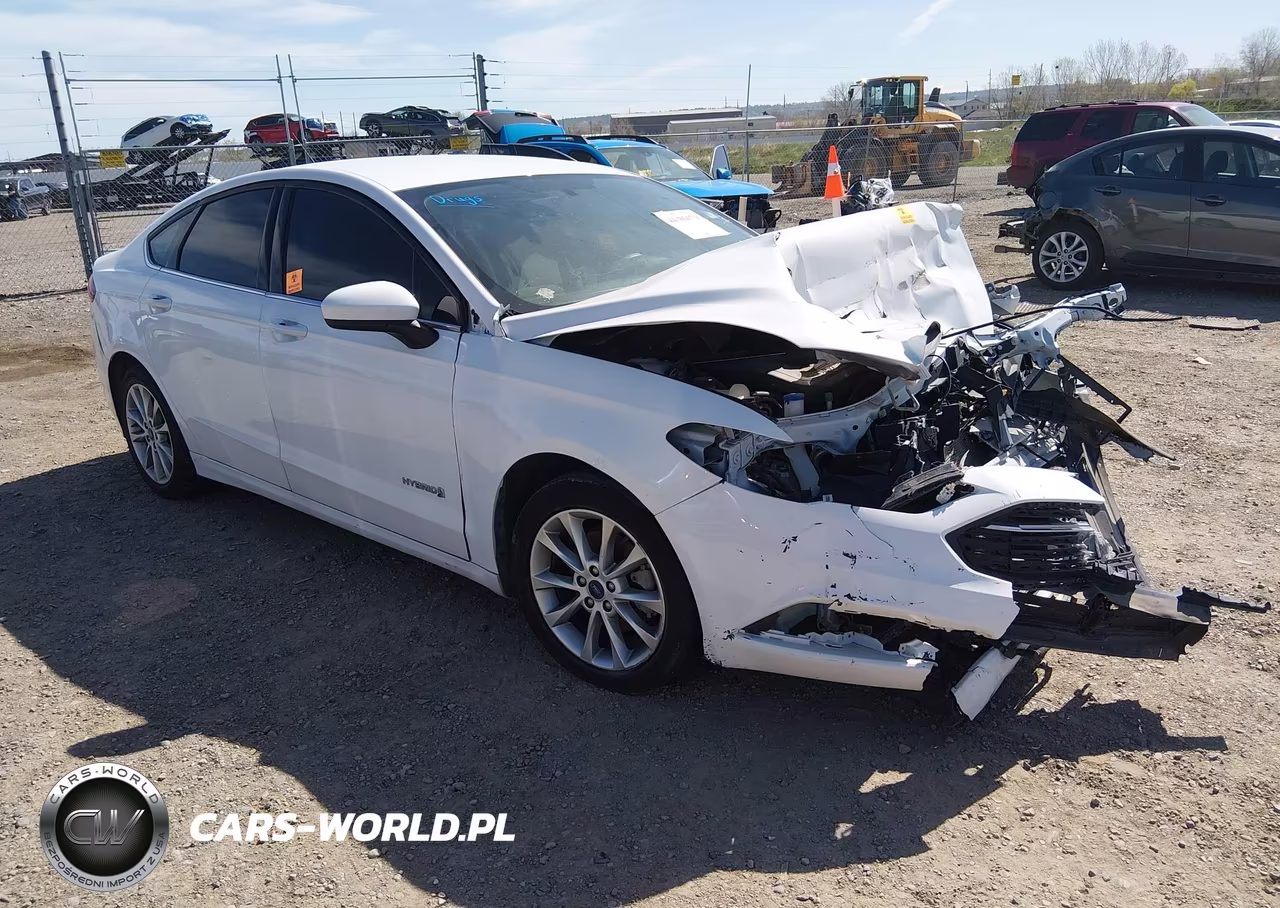 2017 Ford Fusion Hybrid S – zdjęcie 1 z 15