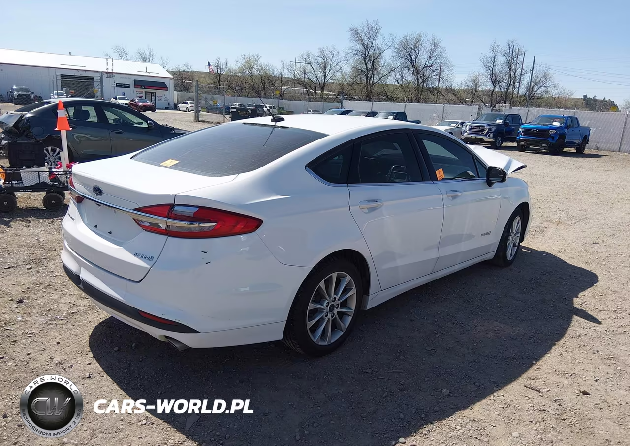2017 Ford Fusion Hybrid S VIN:3FA6P0UU7HR147033 - 4