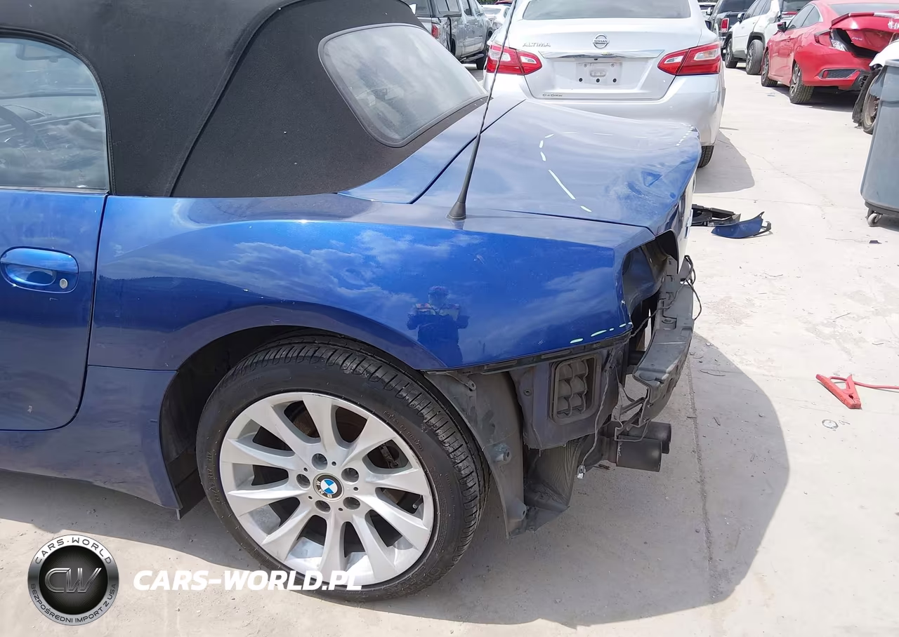 2006 BMW Z4 3.0Si VIN:4USBU53576LX00813 - 6