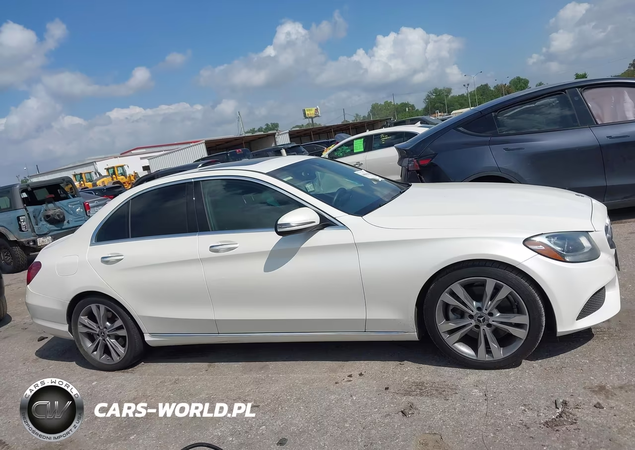 2018 Mercedes-Benz C 300 VIN:55SWF4JB9JU243775 - 13