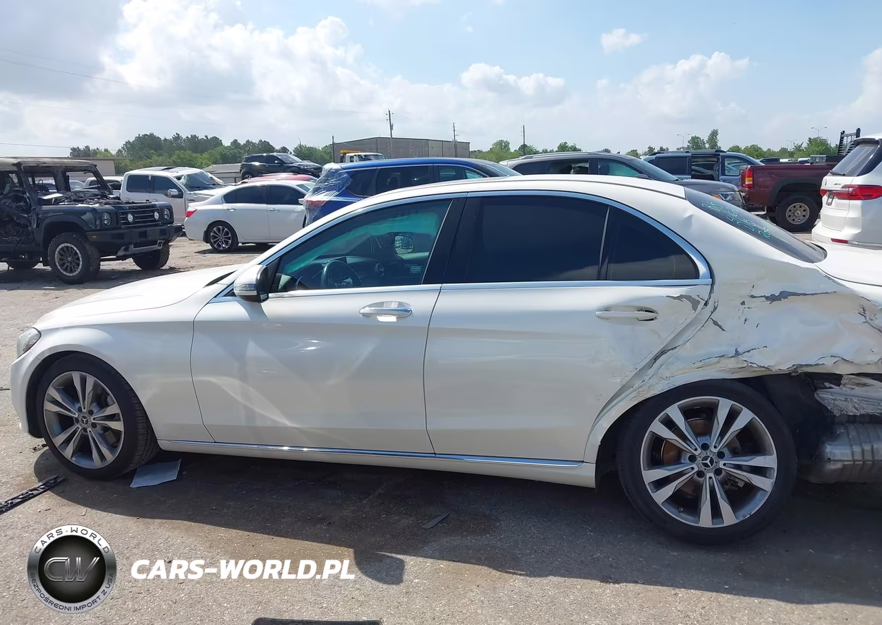 2018 Mercedes-Benz C 300 VIN:55SWF4JB9JU243775 - 14