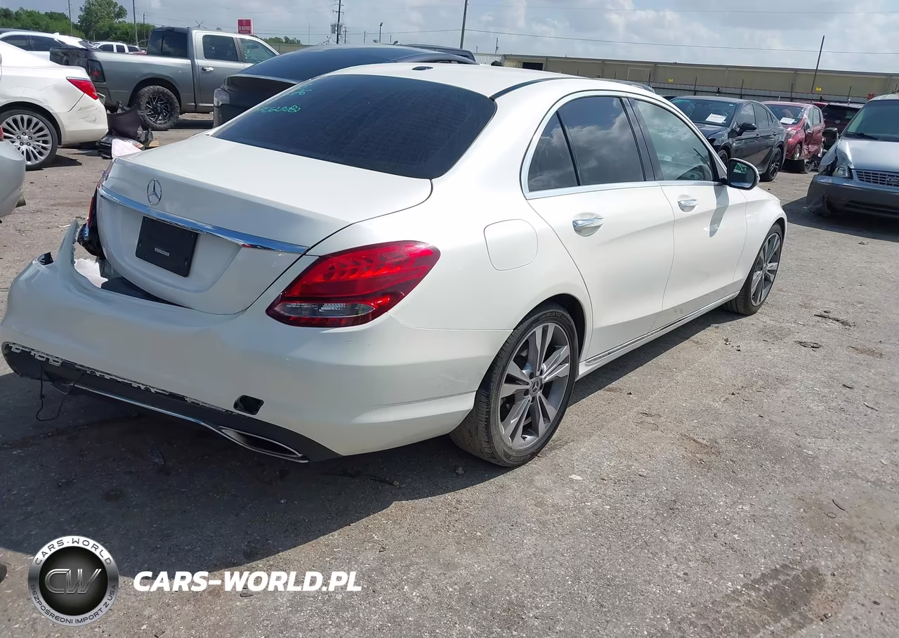 2018 Mercedes-Benz C 300 VIN:55SWF4JB9JU243775 - 4