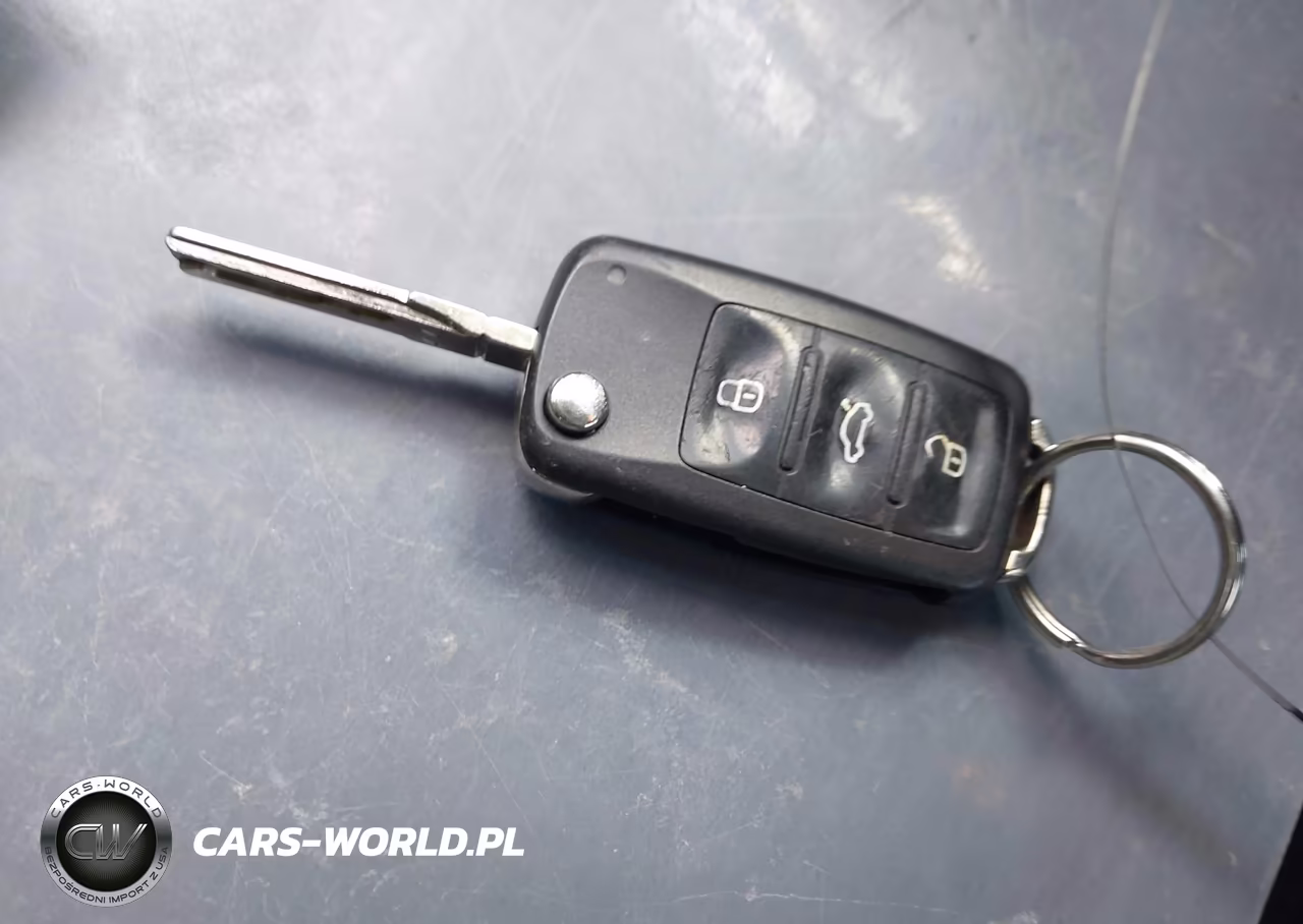 2013 Volkswagen Beetle 2.5L VIN:3VWJX7AT3DM605101 - 11