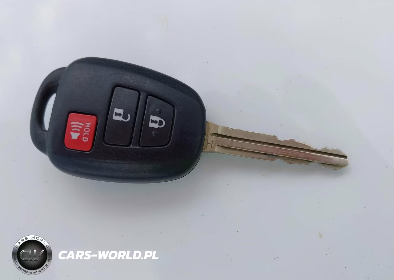 2015 Toyota Prius C Two VIN:JTDKDTB30F1099833 - 11
