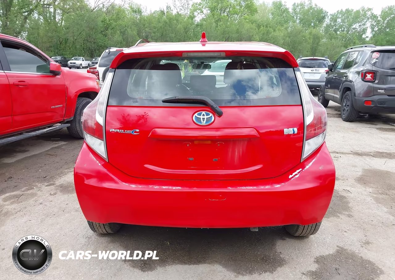 2015 Toyota Prius C Two VIN:JTDKDTB30F1099833 - 16