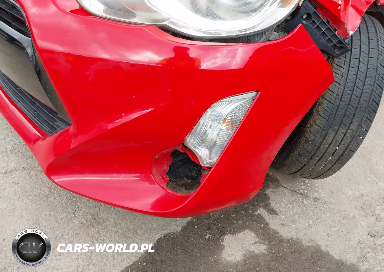 2015 Toyota Prius C Two VIN:JTDKDTB30F1099833 - 18