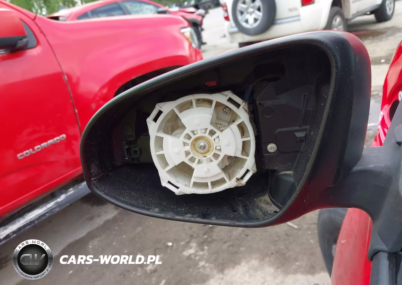 2015 Toyota Prius C Two VIN:JTDKDTB30F1099833 - 20