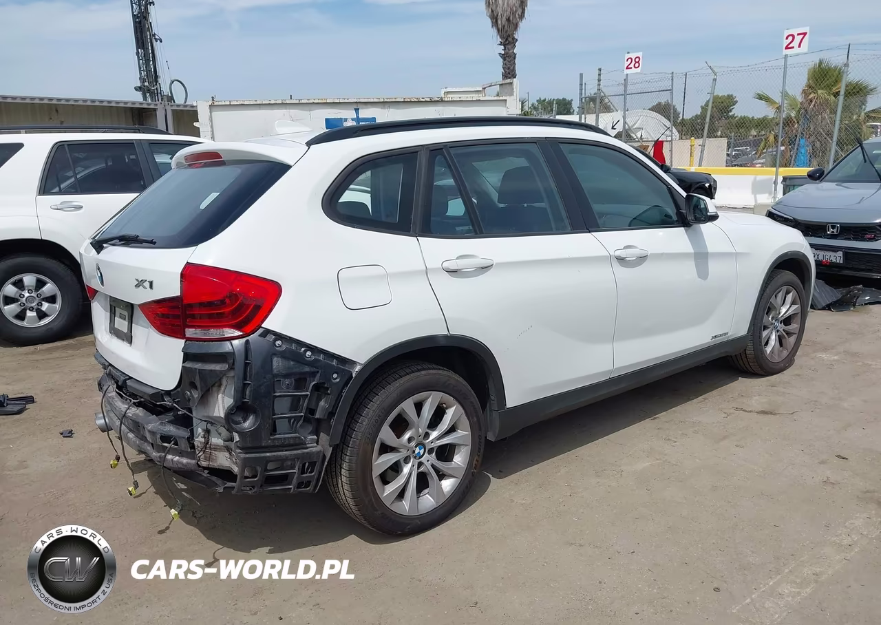2014 BMW X1 xDrive28I VIN:WBAVL1C53EVR94001 - 4