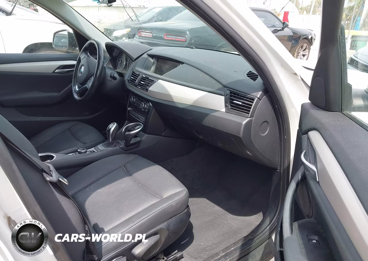 2014 BMW X1 xDrive28I VIN:WBAVL1C53EVR94001 - 5