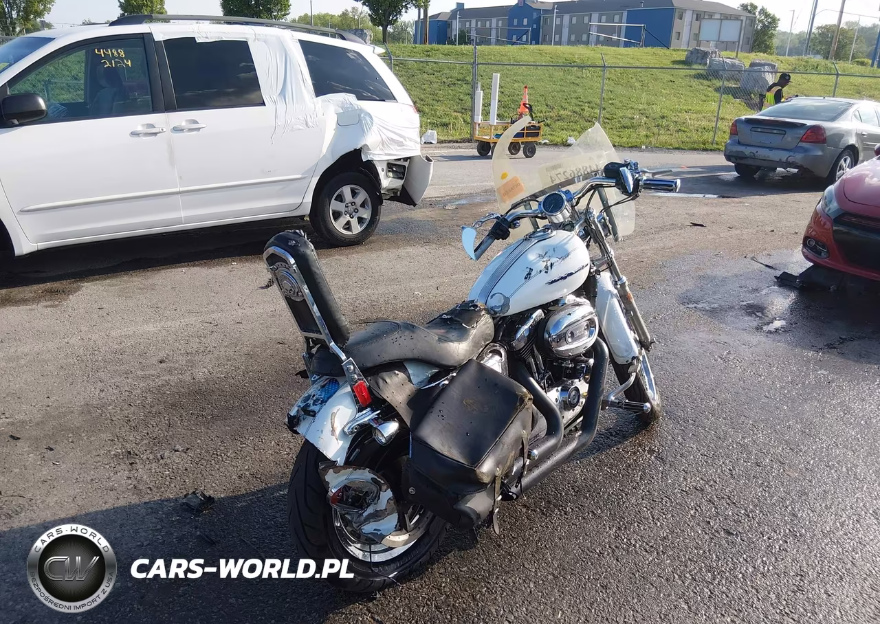 2005 Harley-Davidson Xl1200 C VIN:1HD1CGP135K433955 - 4