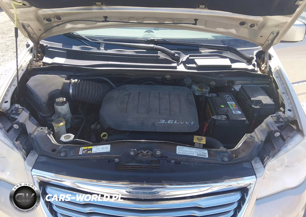 2013 Chrysler Town & Country Touring VIN:2C4RC1BG6DR632589 - 10