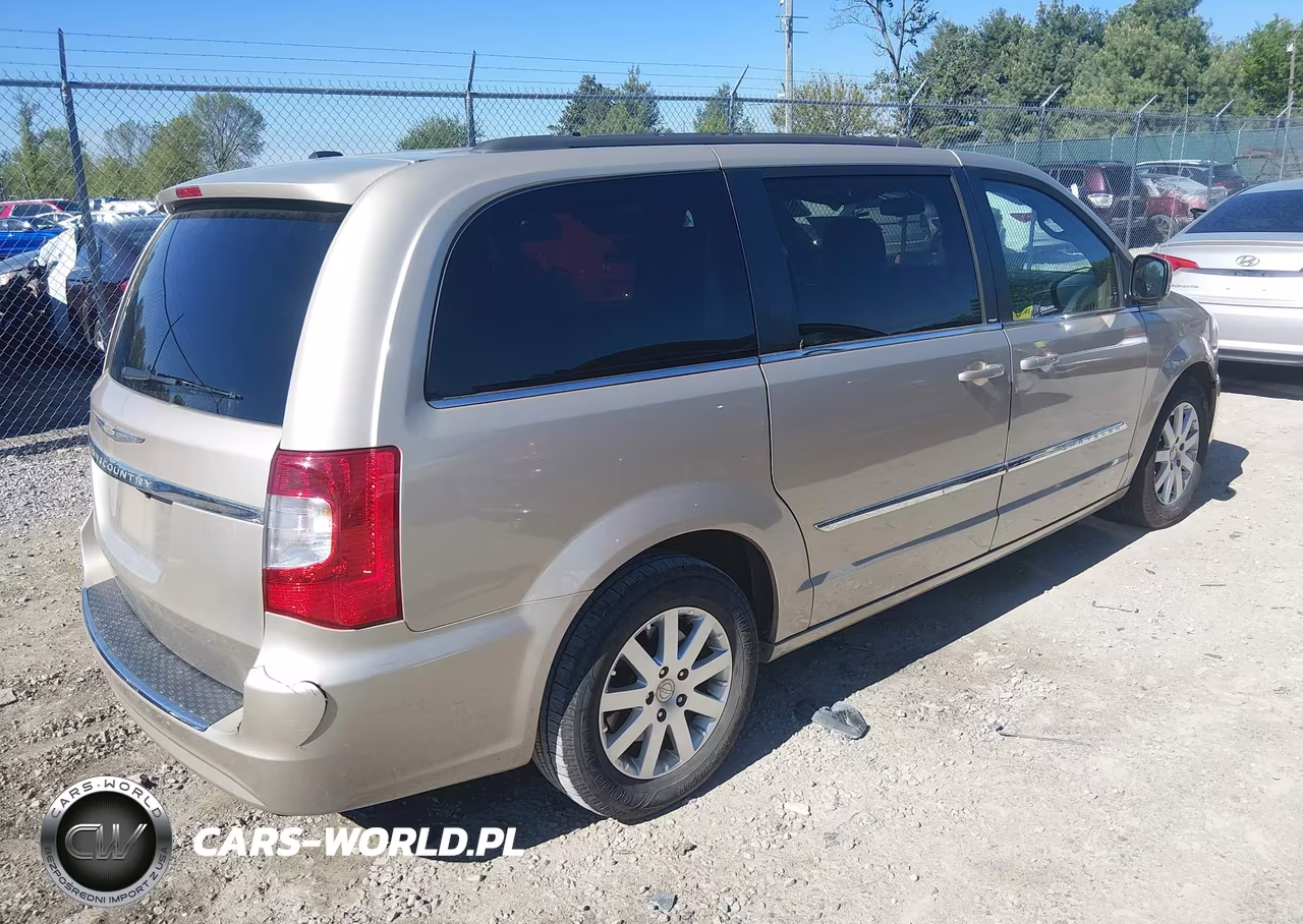 2013 Chrysler Town & Country Touring VIN:2C4RC1BG6DR632589 - 4