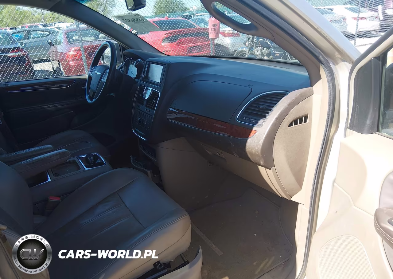 2013 Chrysler Town & Country Touring VIN:2C4RC1BG6DR632589 - 5