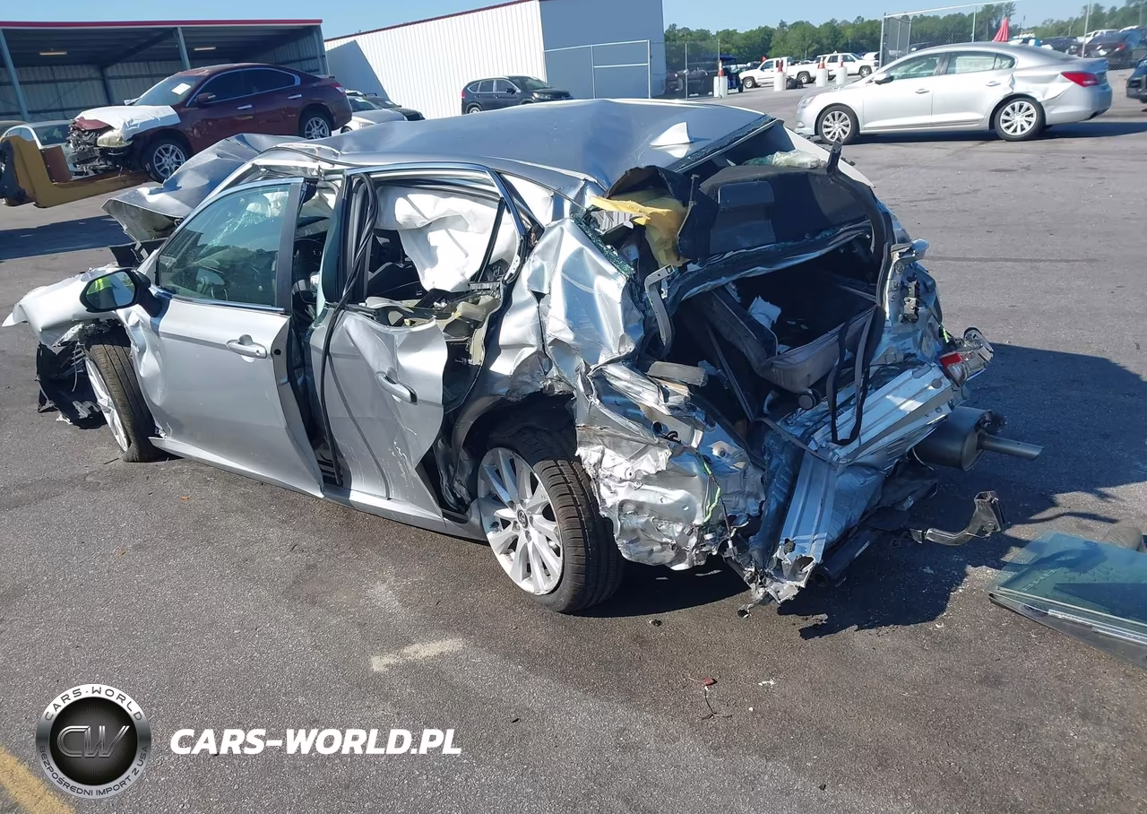 2020 Toyota Camry Le VIN:4T1C11AK5LU911417 - 3