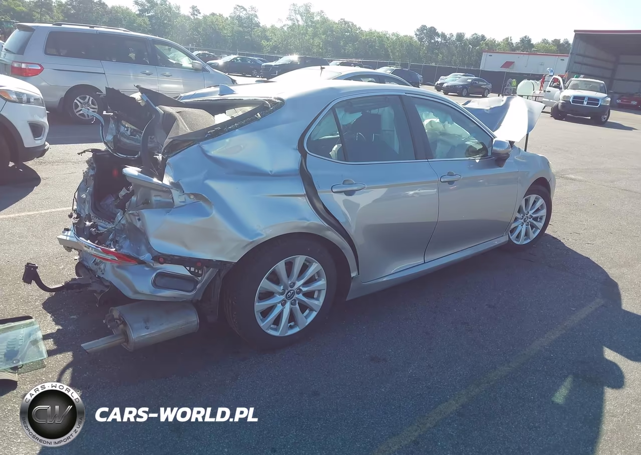 2020 Toyota Camry Le VIN:4T1C11AK5LU911417 - 4