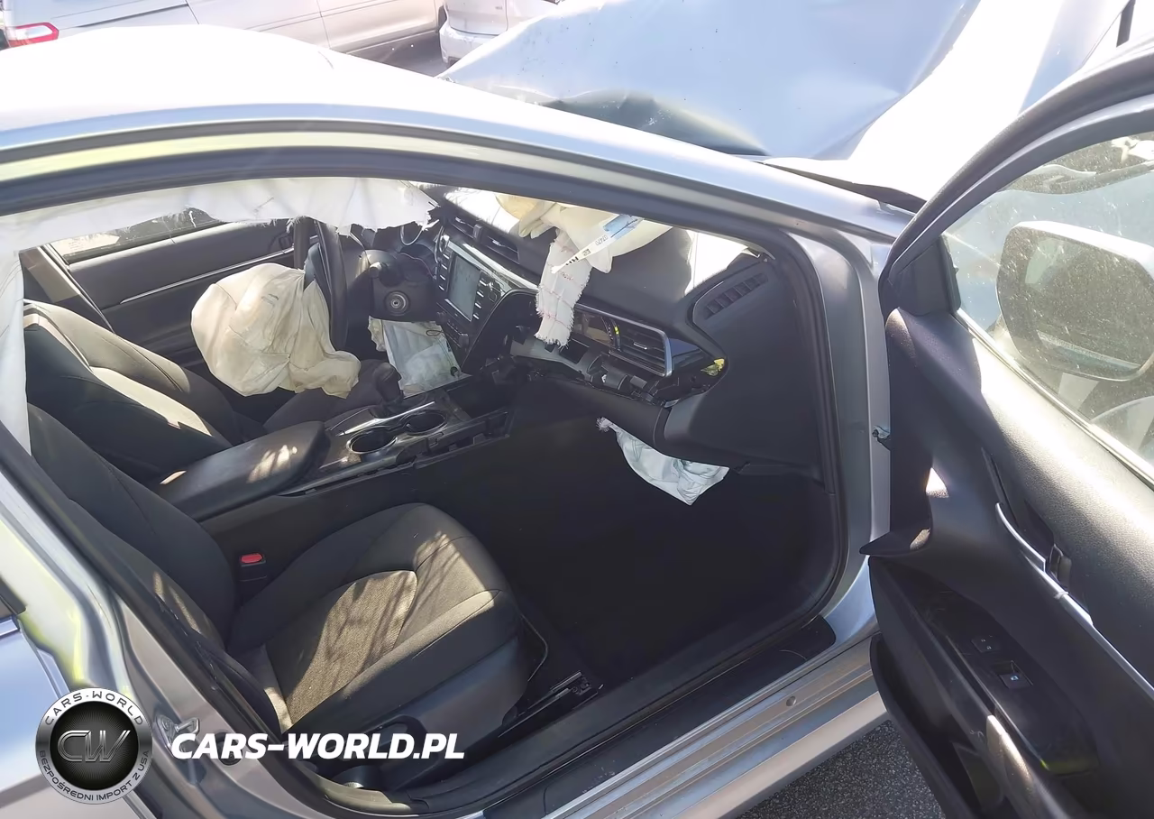 2020 Toyota Camry Le VIN:4T1C11AK5LU911417 - 5