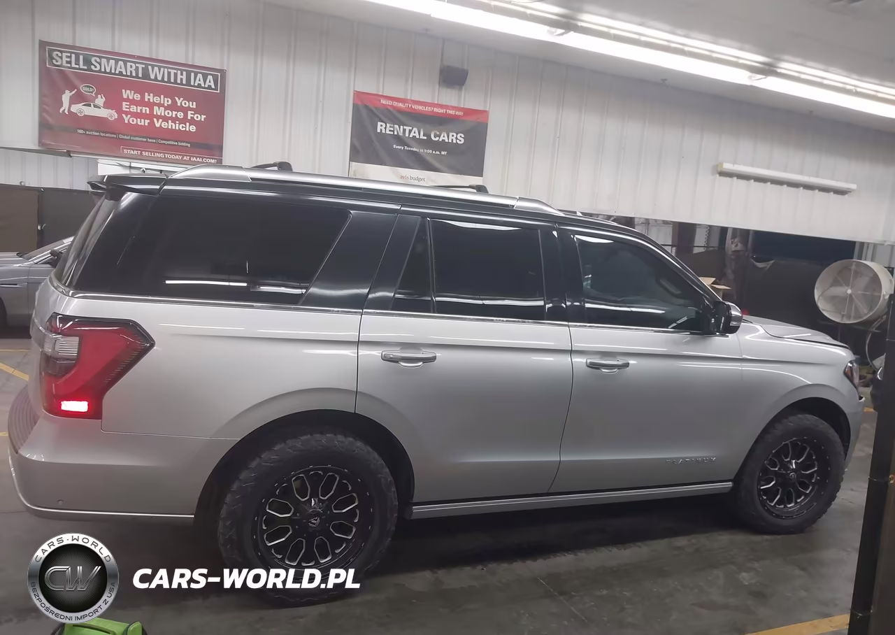2018 Ford Expedition Platinum VIN:1FMJU1MT2JEA02464 - 12