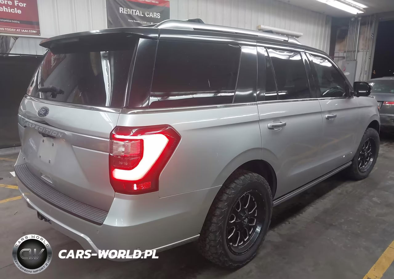 2018 Ford Expedition Platinum VIN:1FMJU1MT2JEA02464 - 4