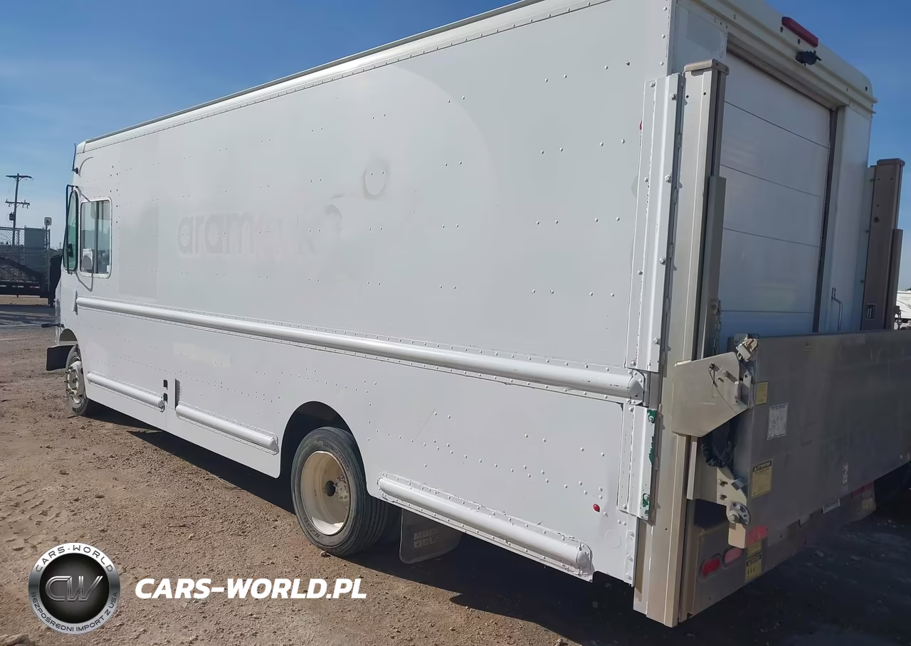 2010 Freightliner Chassis M Line Walk-In Van VIN:4UZAAPDU9ACAS1709 - 3