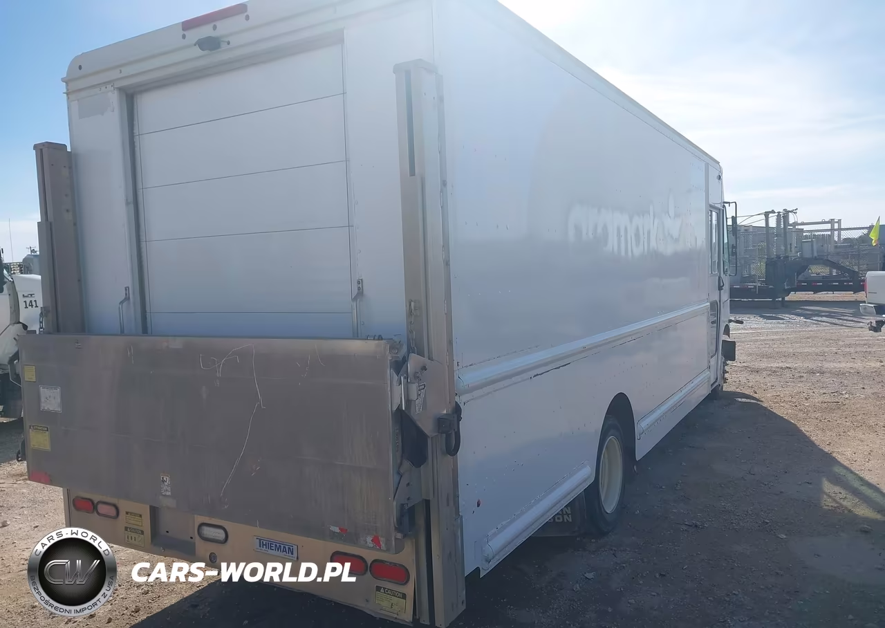 2010 Freightliner Chassis M Line Walk-In Van VIN:4UZAAPDU9ACAS1709 - 4