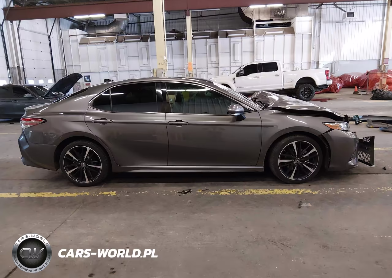 2018 Toyota Camry Xse VIN:4T1B61HK0JU069411 - 13