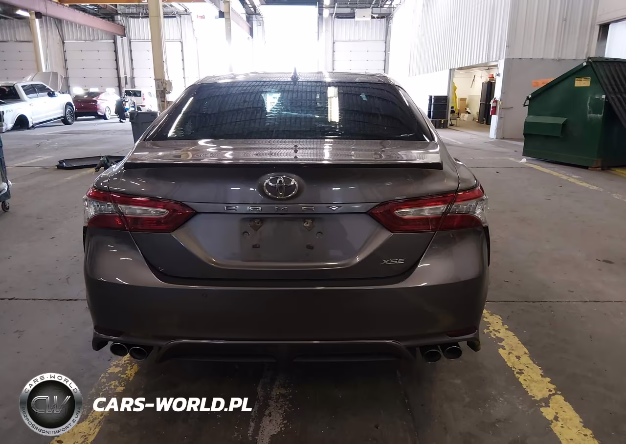 2018 Toyota Camry Xse VIN:4T1B61HK0JU069411 - 16