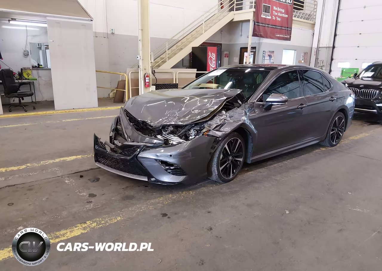2018 Toyota Camry Xse VIN:4T1B61HK0JU069411 - 2