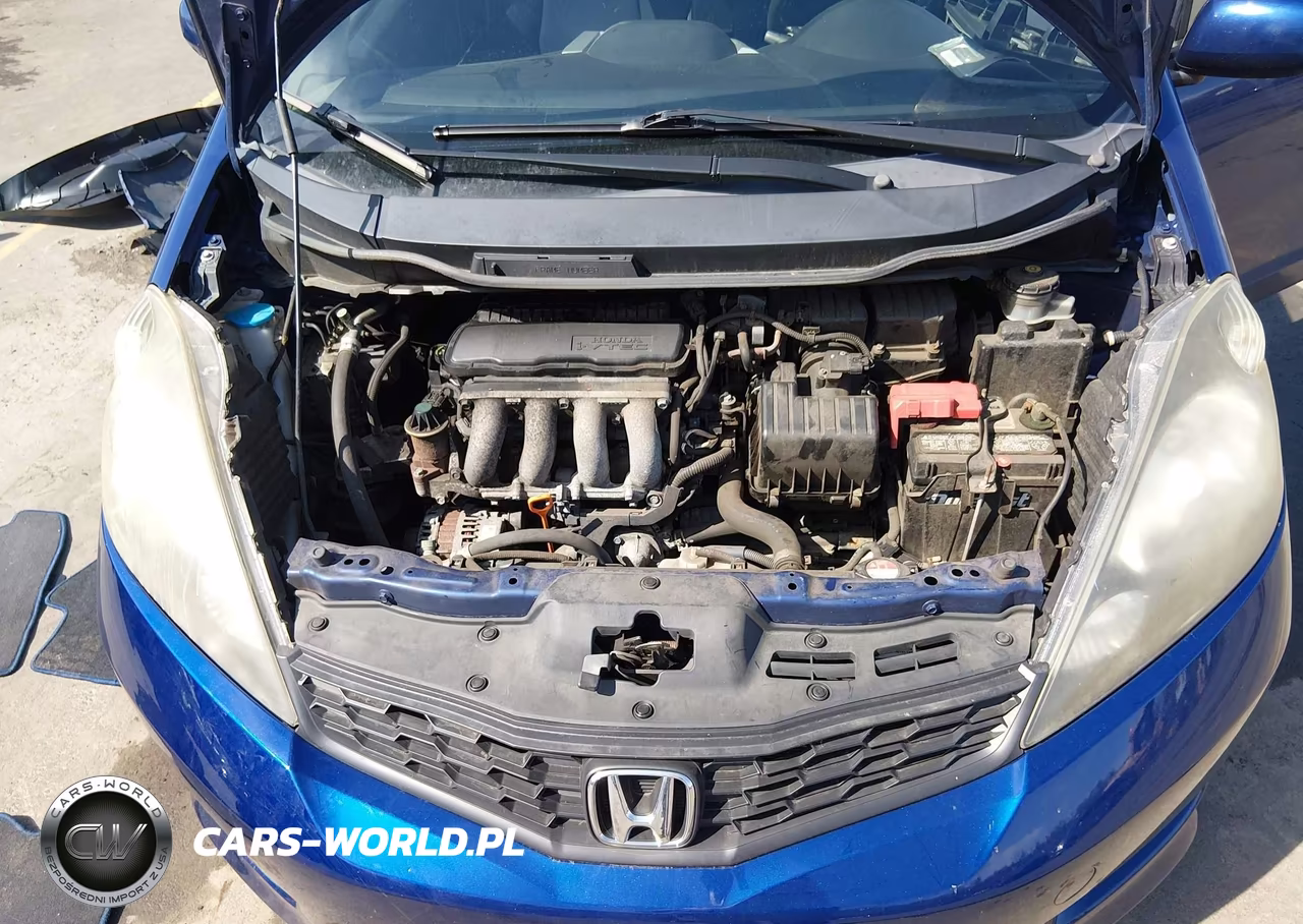 2013 Honda Fit Sport VIN:JHMGE8H55DC017975 - 10