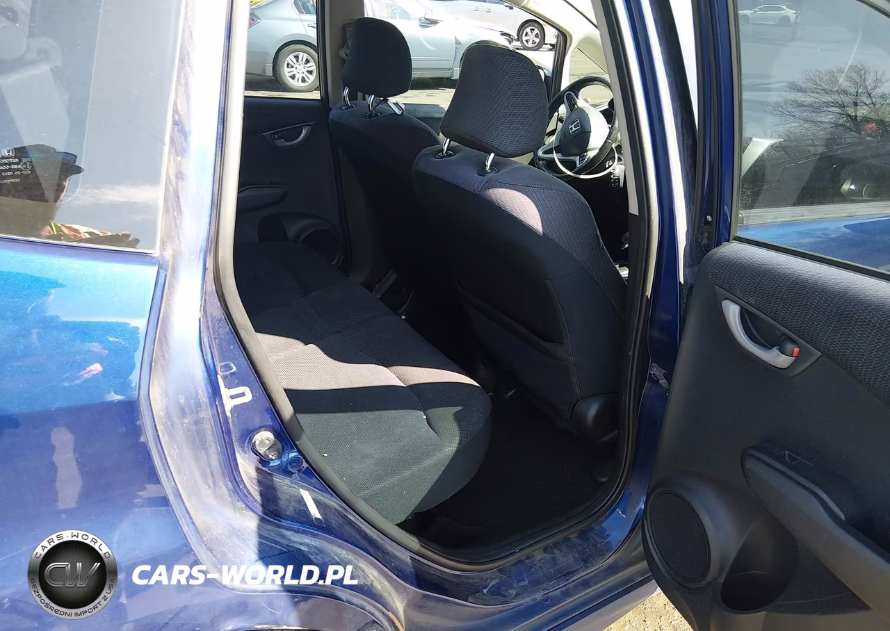 2013 Honda Fit Sport VIN:JHMGE8H55DC017975 - 8