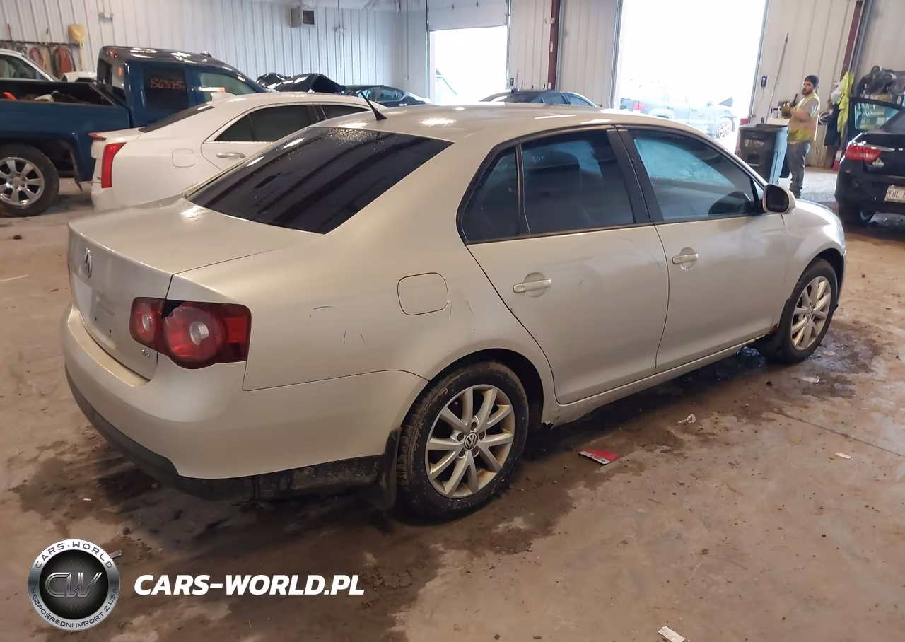 2010 Volkswagen Jetta Limited Edition VIN:3VWRX7AJ9AM137629 - 4