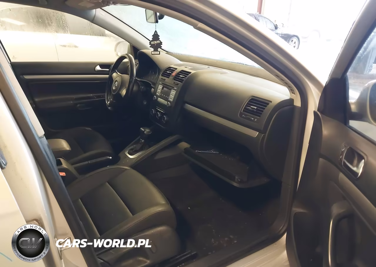 2010 Volkswagen Jetta Limited Edition VIN:3VWRX7AJ9AM137629 - 5