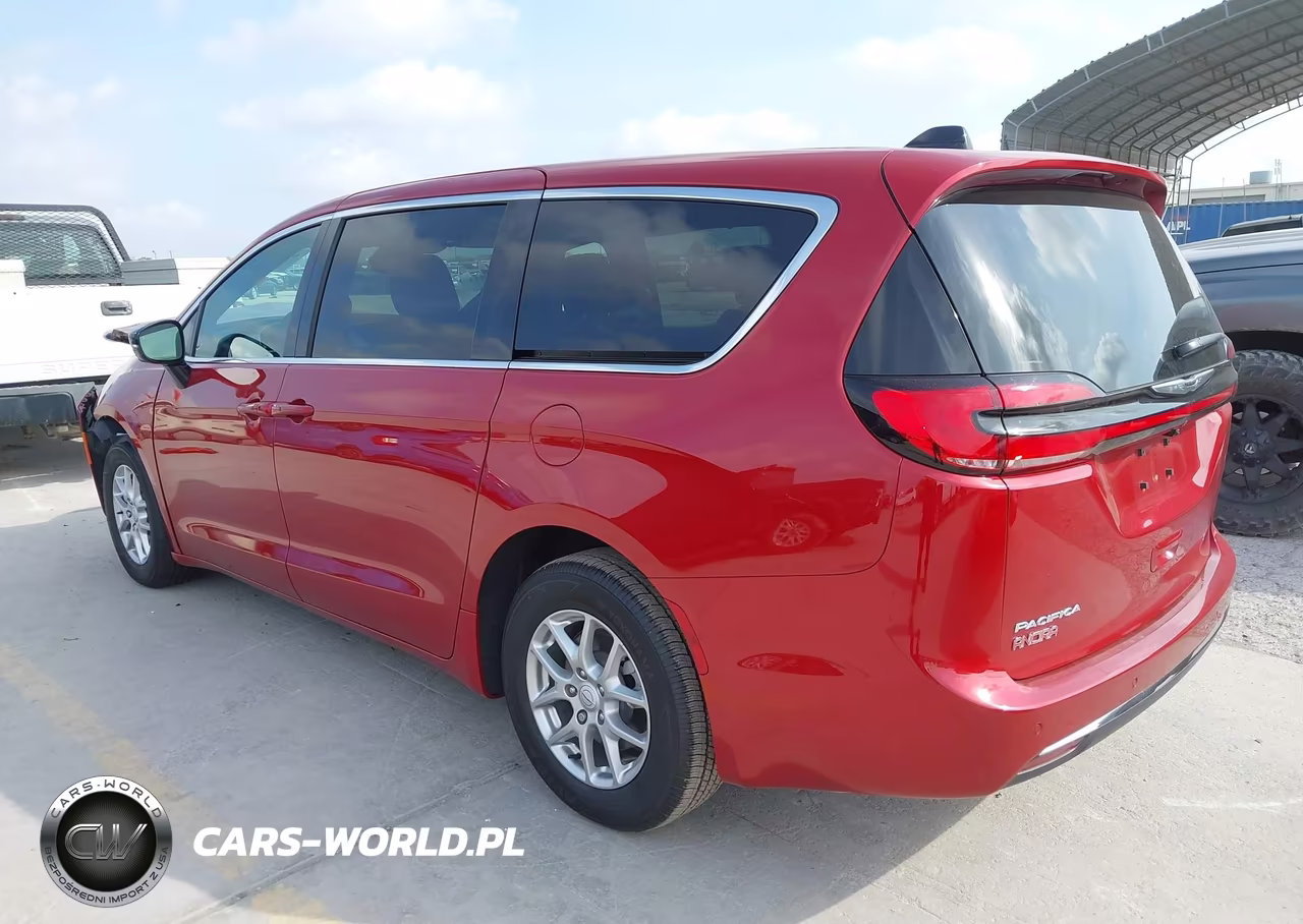 2026 Chrysler Pacifica Select VIN:2C4RC1BG6TR251257 - 3