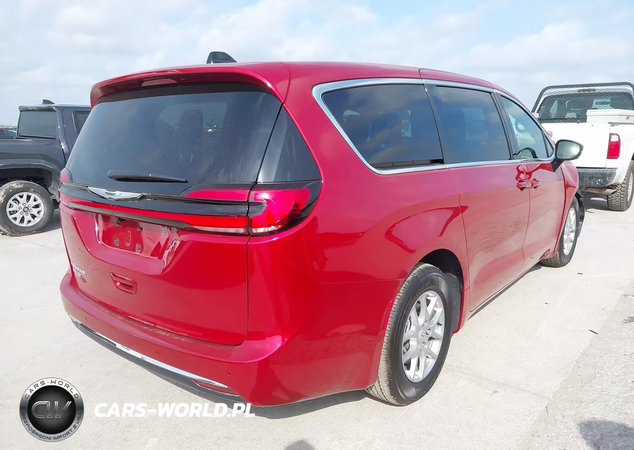 2026 Chrysler Pacifica Select VIN:2C4RC1BG6TR251257 - 4
