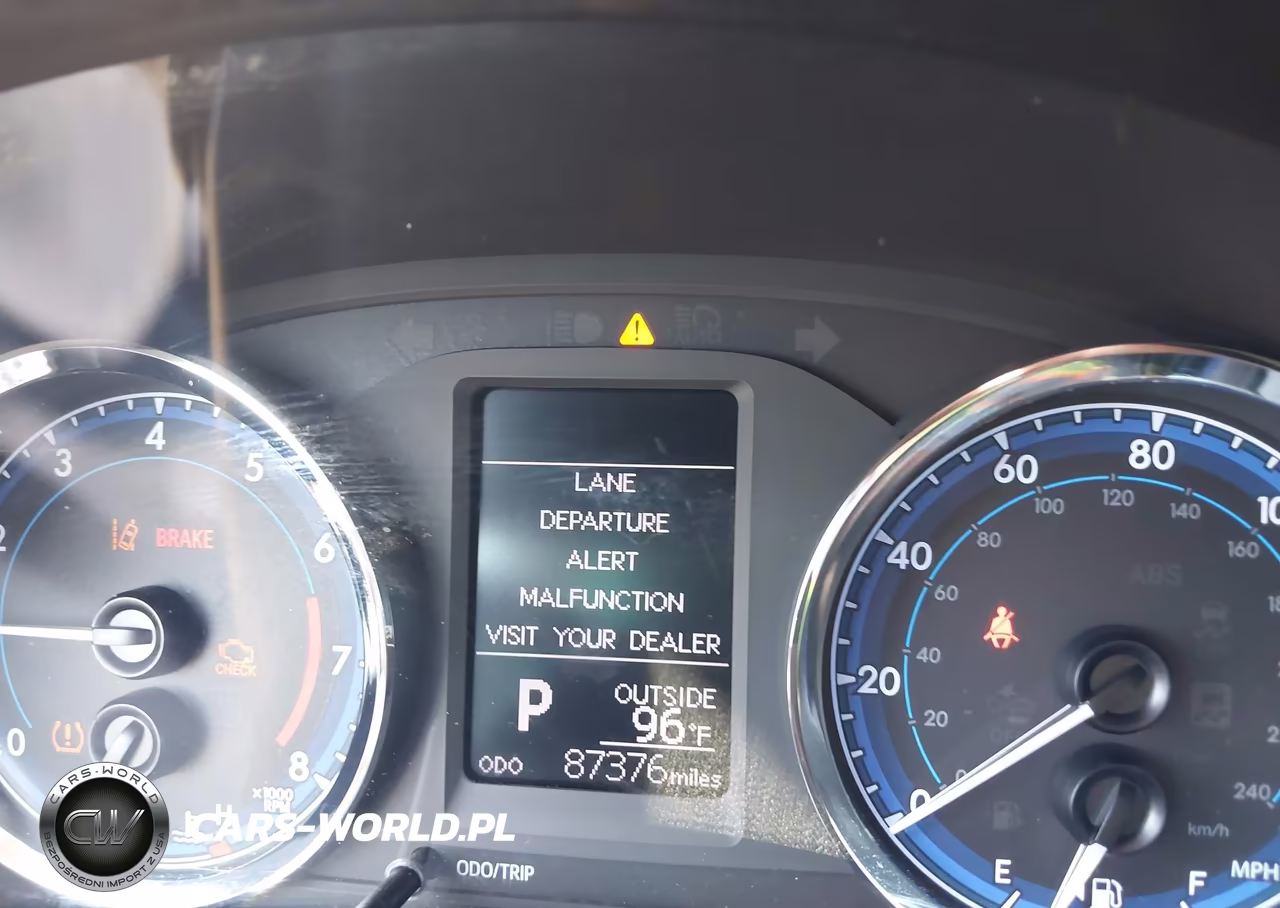 2018 Toyota Corolla Le VIN:2T1BURHE9JC055698 - 16