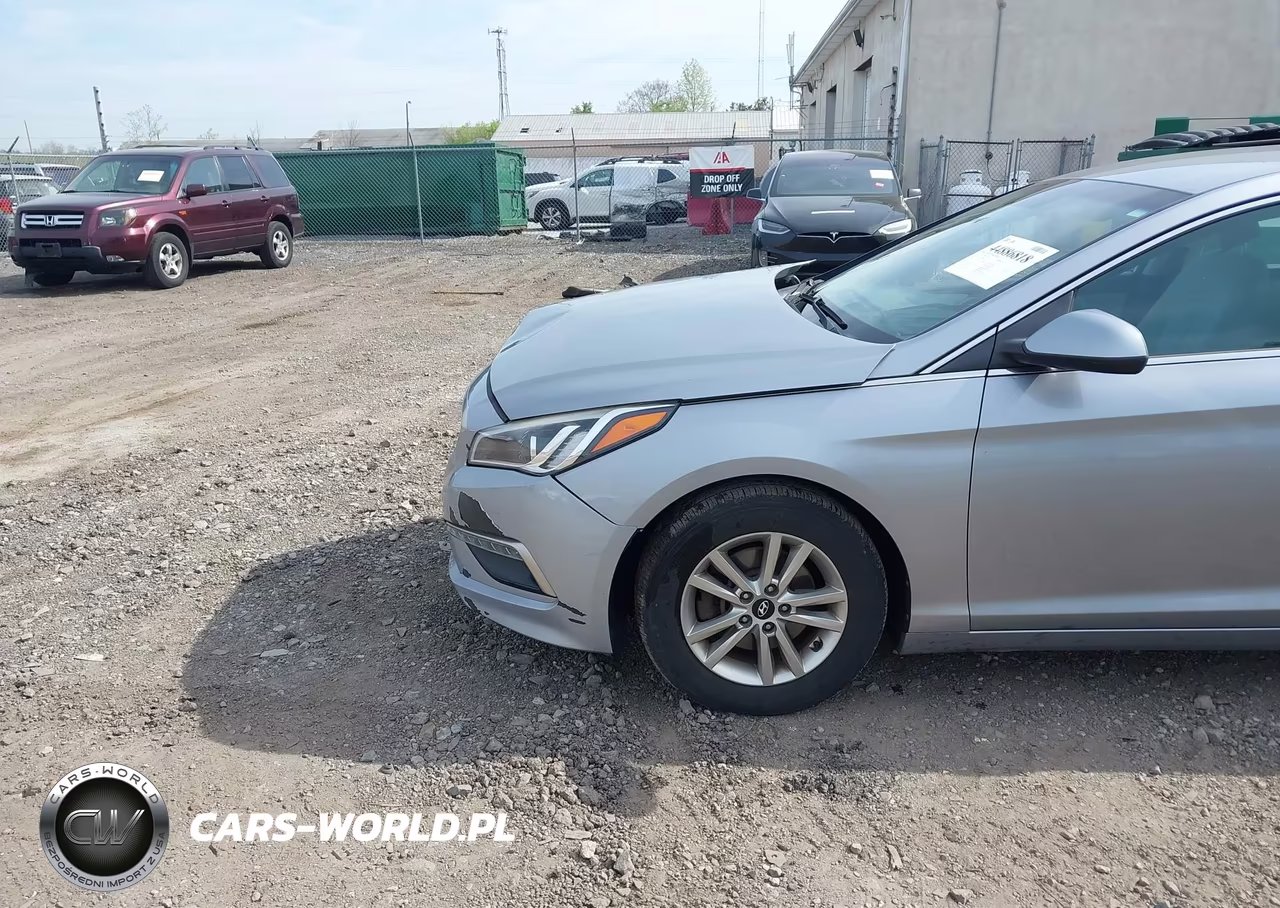 2015 Hyundai Sonata Se VIN:5NPE24AF5FH060233 - 18