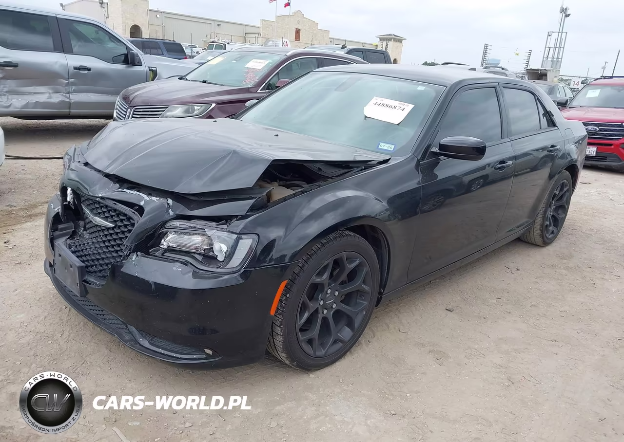 2019 Chrysler 300 Touring VIN:2C3CCAAG4KH546969 - 2