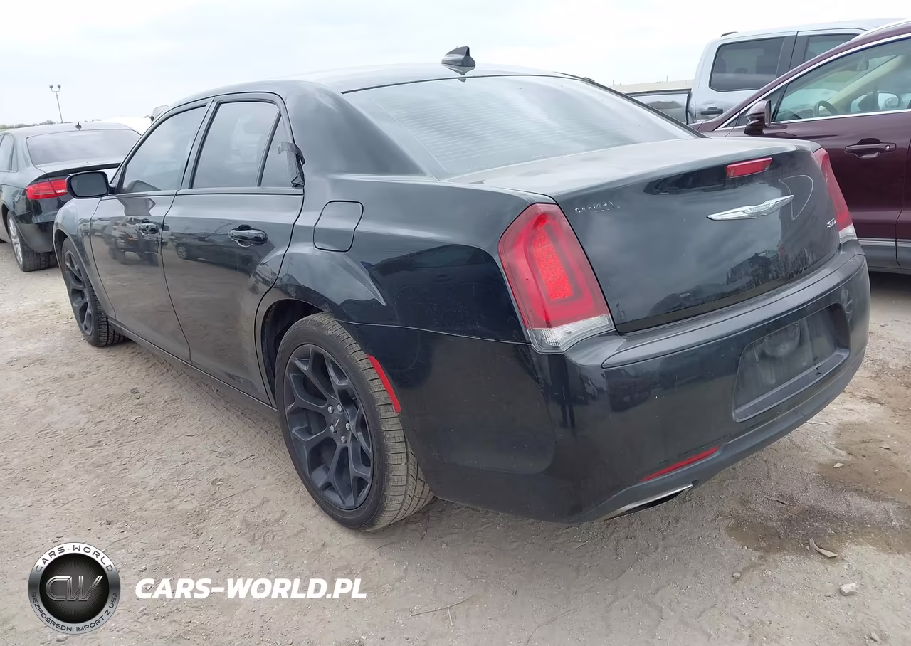 2019 Chrysler 300 Touring VIN:2C3CCAAG4KH546969 - 3