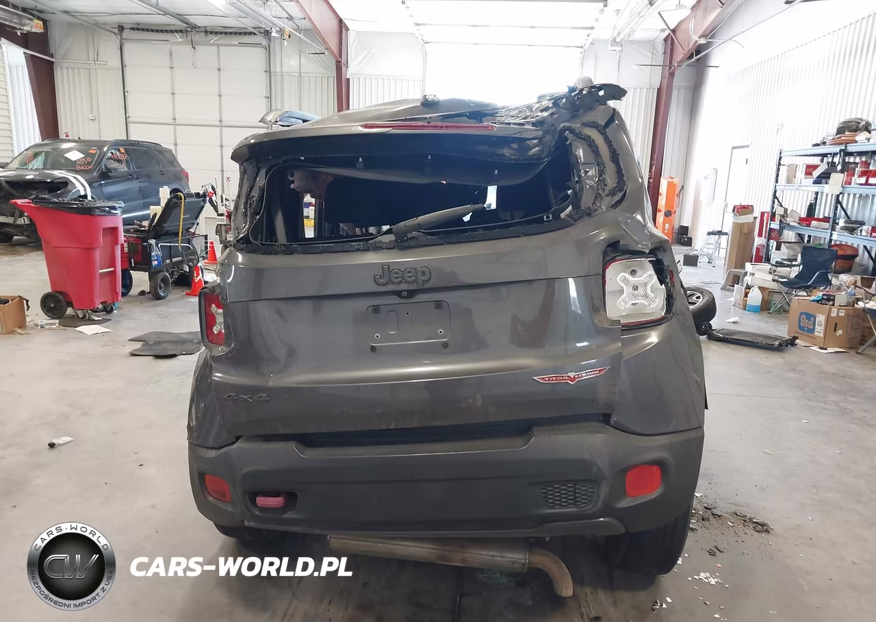 2017 Jeep Renegade Trailhawk 4X4 VIN:ZACCJBCBXHPG35607 - 16