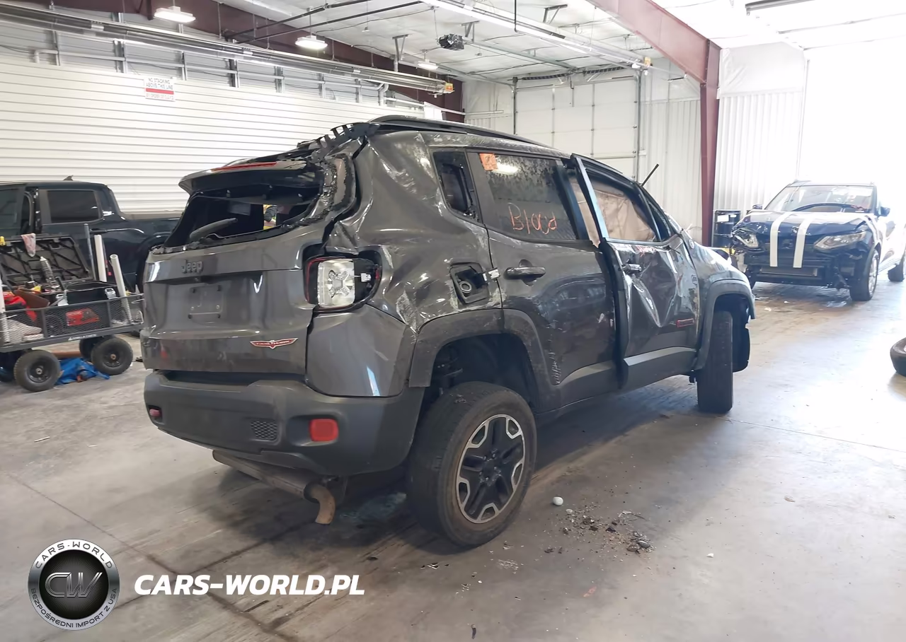 2017 Jeep Renegade Trailhawk 4X4 VIN:ZACCJBCBXHPG35607 - 4