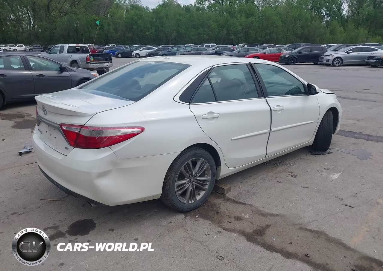 2016 Toyota Camry Se VIN:4T1BF1FK5GU251391 - 4