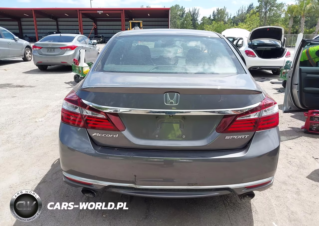 2016 Honda Accord Sport VIN:1HGCR2F58GA093292 - 17