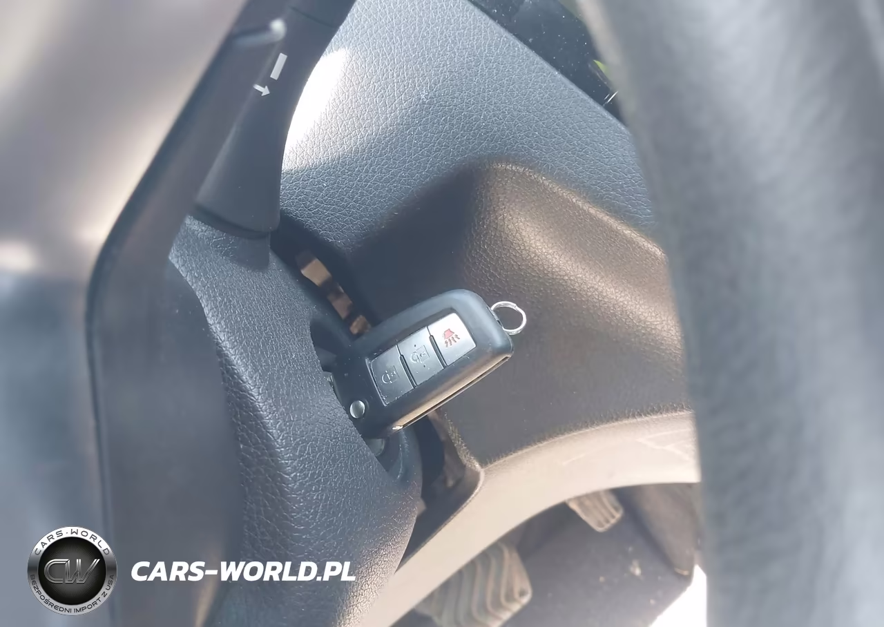 2019 Nissan Rogue S VIN:5N1AT2MTXKC807831 - 11