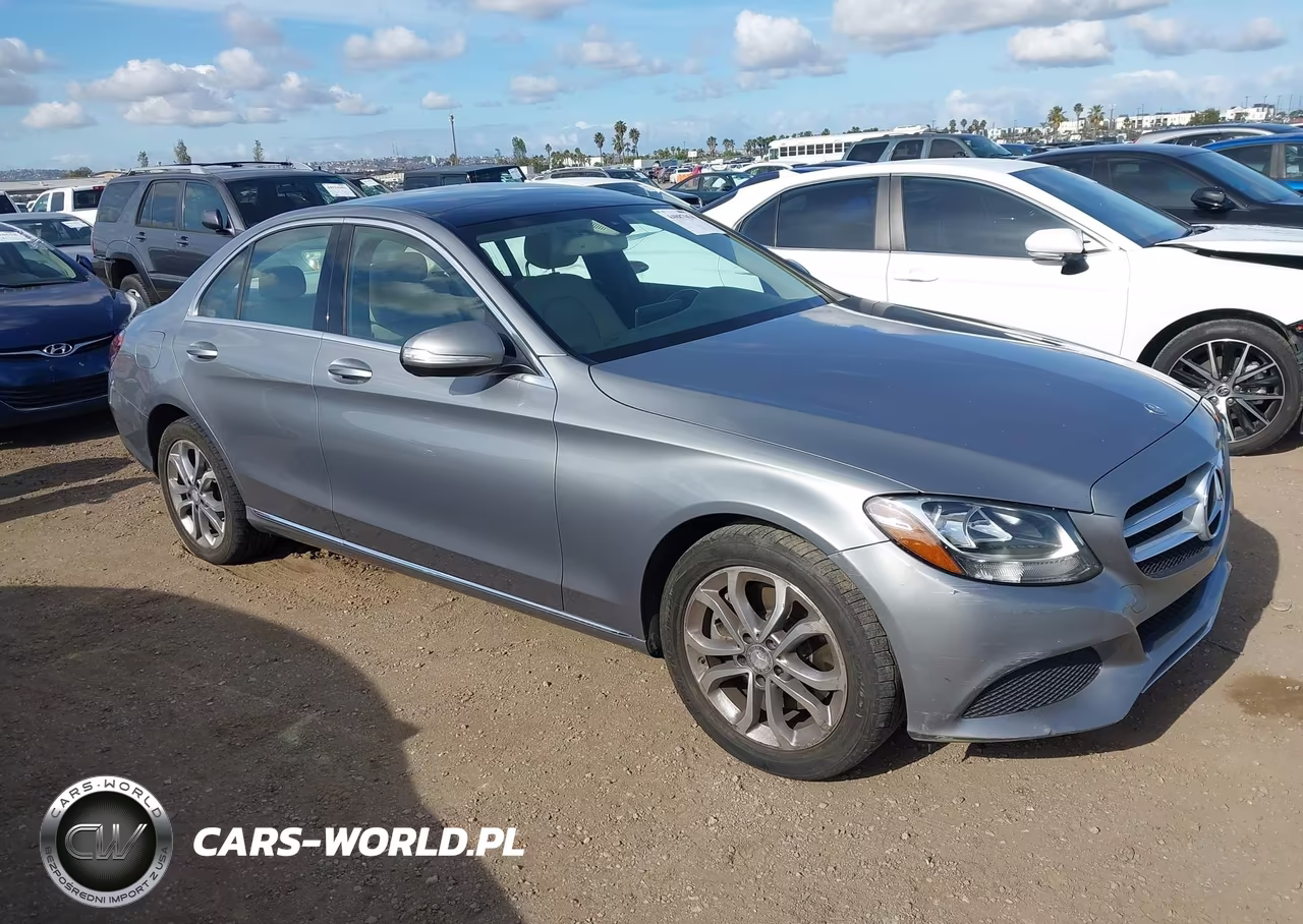 2015 Mercedes-Benz C 300 – zdjęcie 1 z 16